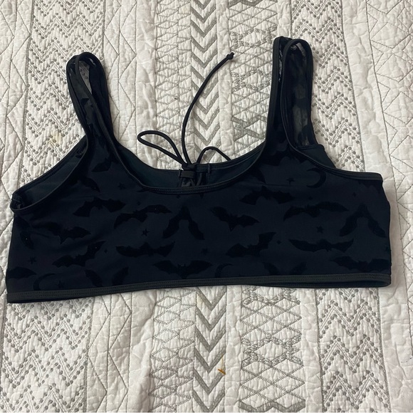 Black Lace-Up Bat Print bathing suit top / Plus size - Picture 4 of 7